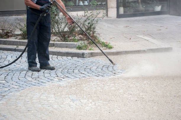 Why Choose Our Pressure Washing Services in Florida